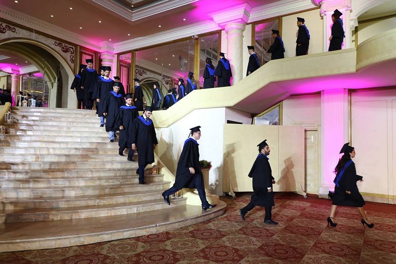 سمو الأمير طلال بن عبد العزيز يرعى حفل تخرج الجامعة العربية المفتوحة  في مركز البيال